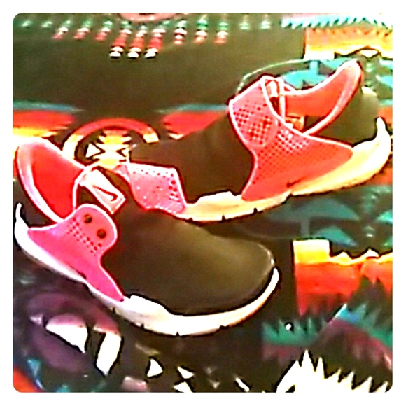 Shoes - Picture 1 of 3